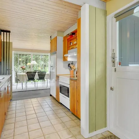 Three-bedroom In Holiday home *