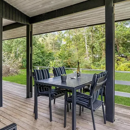 Three-bedroom In * Glesborg