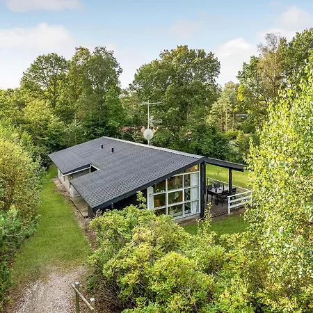 Three-bedroom In 別荘 *