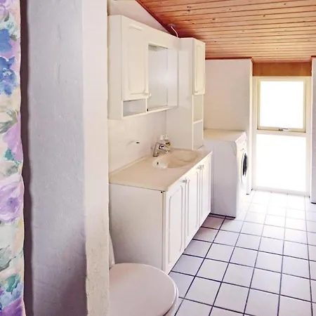 Holiday home Three-bedroom In
