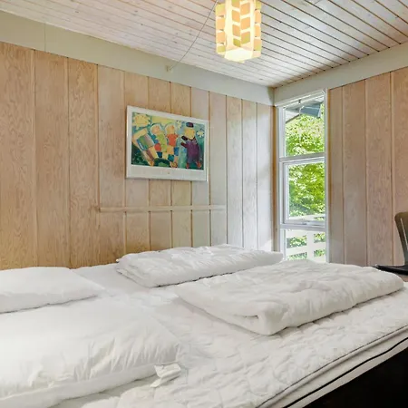 Three-bedroom In * Glesborg