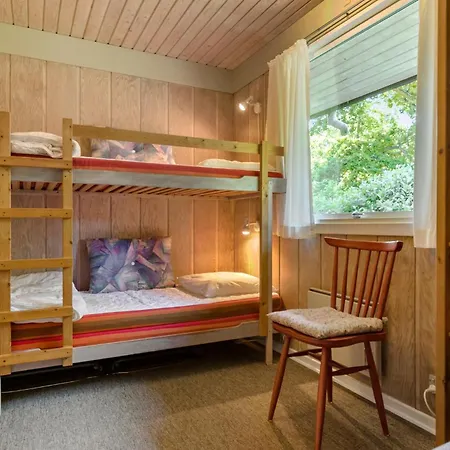 Three-bedroom In * Glesborg